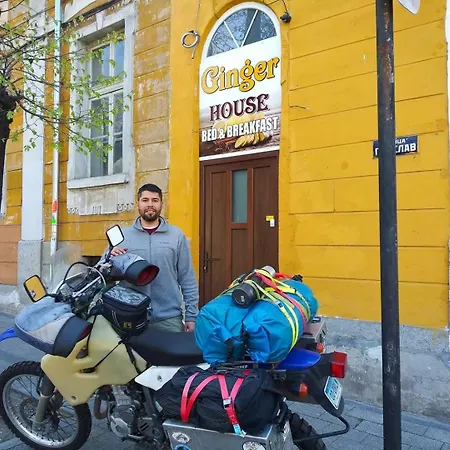 بيت شباب Ginger House بلوفديف